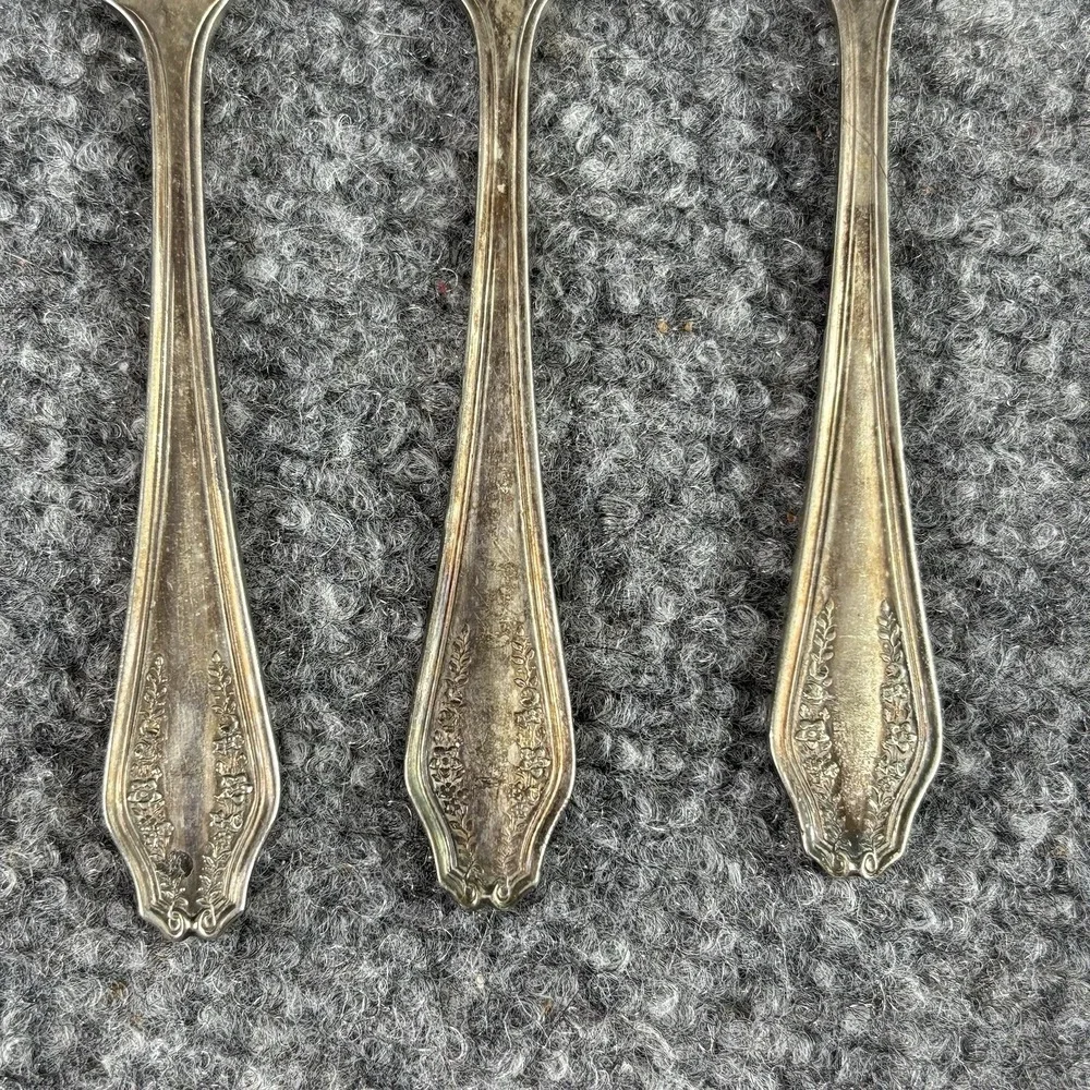Vintage Rogers & Bro. Garland 1914 A1 Silverplate Butter Spreaders Set of 6